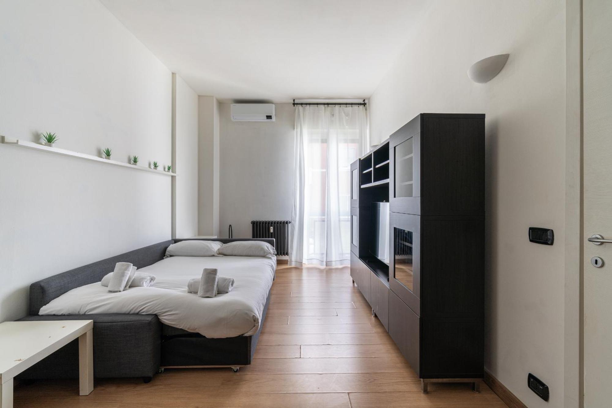 Apartment Maciachini Milan